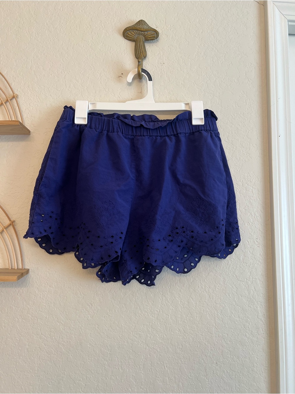 H&M Blue Cotton Eyelet Embroidered Scallop Hem Shorts Size 8